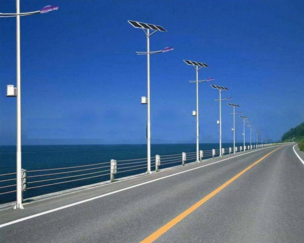 道路太阳能路灯